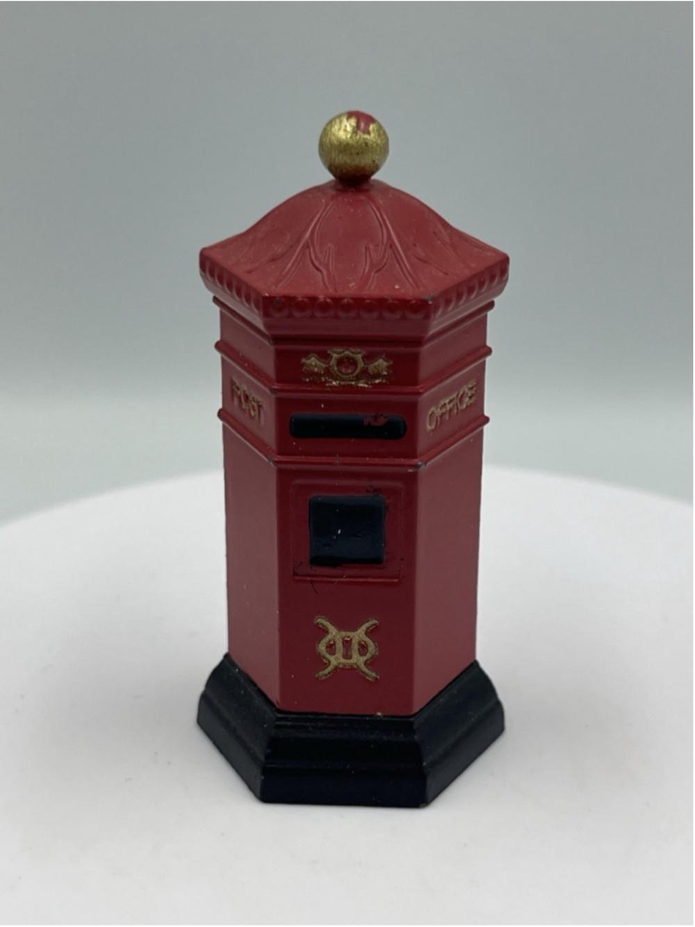 VINTAGE ENGLISH POST BOX Dept 56 Heritage Christmas Village House Accessory